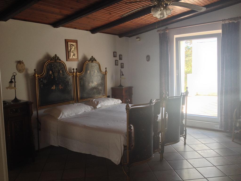 La Giara Fiorita Bed & Breakfast Martina Franca Room photo