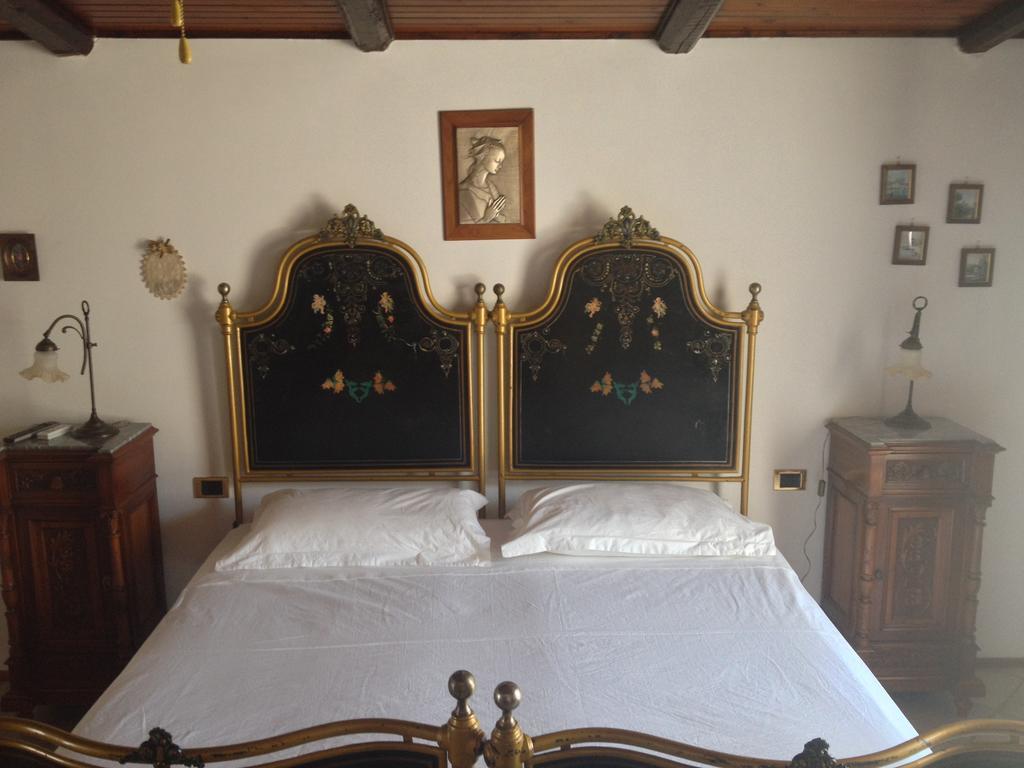 La Giara Fiorita Bed & Breakfast Martina Franca Room photo